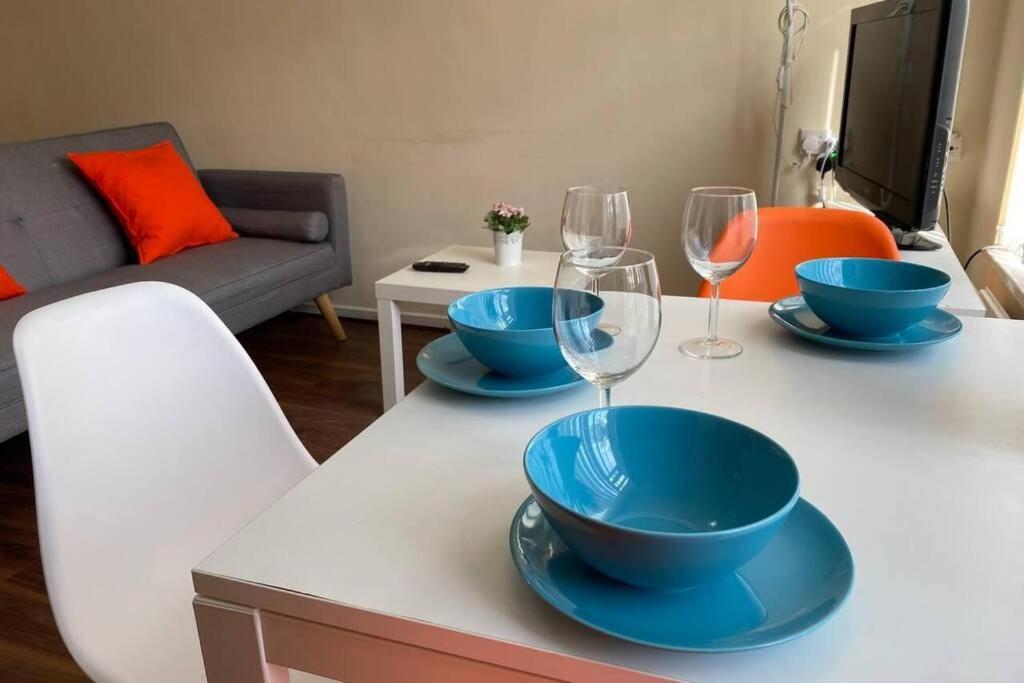 Conveniently Situated 1Bed Apt In Stretford Apartment Manchester Ngoại thất bức ảnh