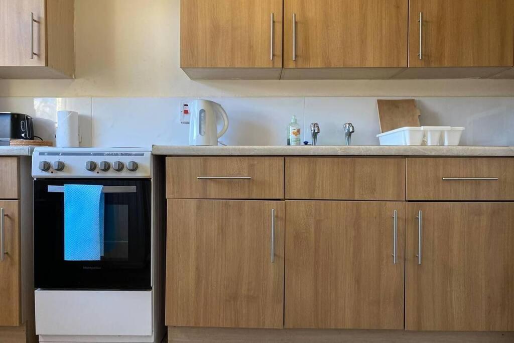 Conveniently Situated 1Bed Apt In Stretford Apartment Manchester Ngoại thất bức ảnh